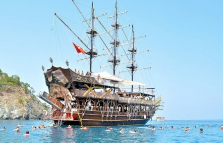 A view from Яхт-тур на пиратском корабле